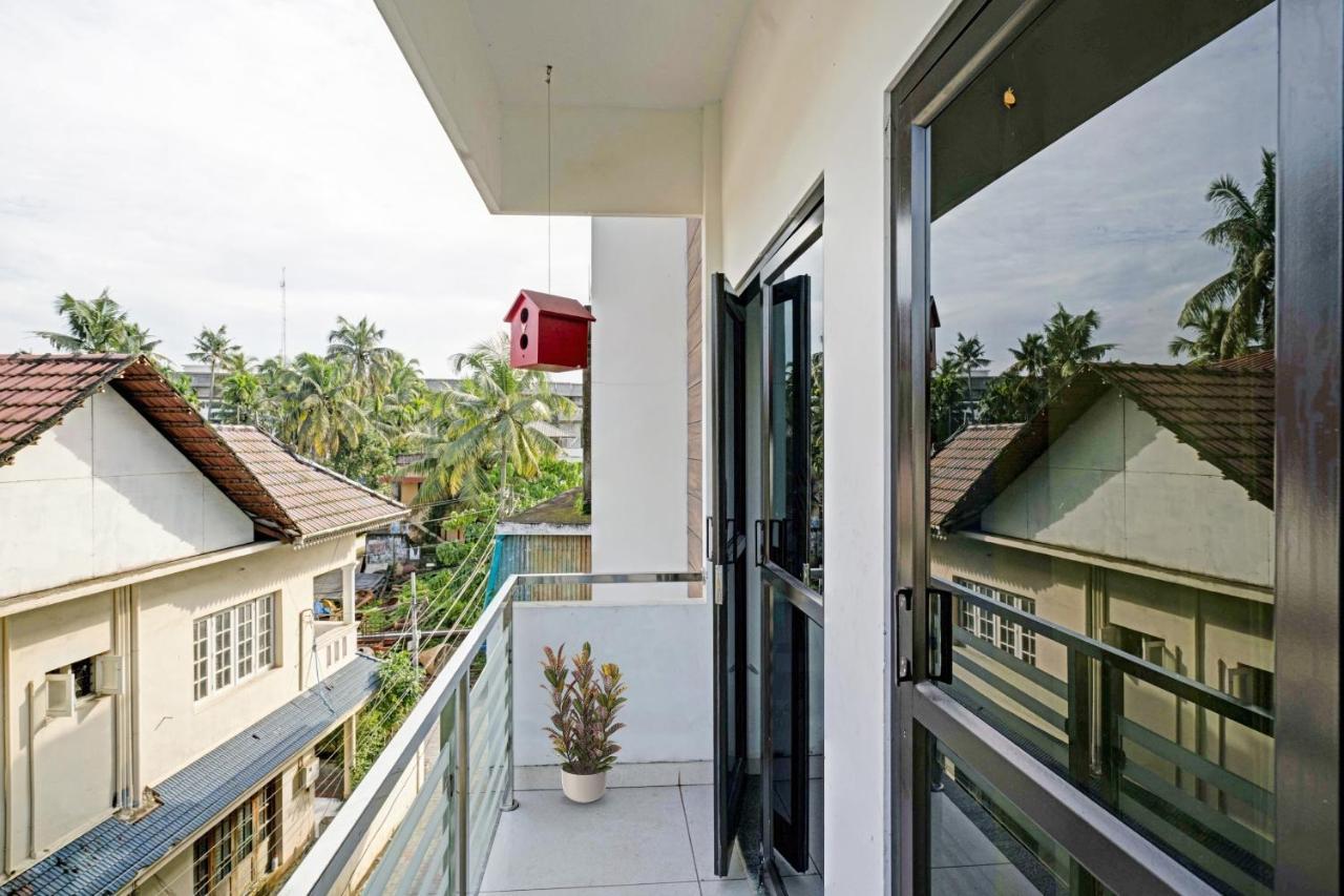 Oyo Thykoodam Sleep Inn Kochi Zewnętrze zdjęcie